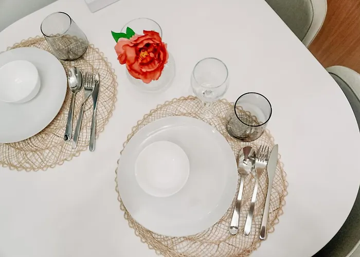 Stylish Makati 1br W Balcony Netflix And Fast Wifi