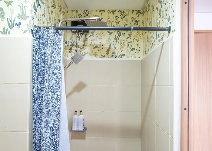 Aparthotel Stylish Makati 1br W Balcony Netflix And Fast Wifi